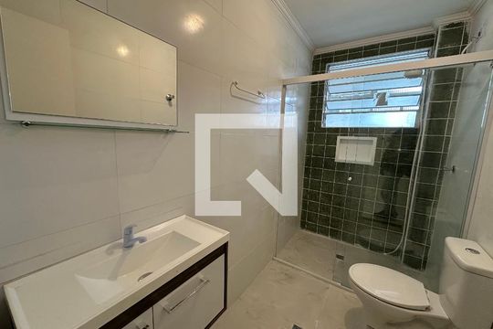 Banheiro de apartamento para alugar com 1 quarto, 53m² em Boa Vista, São Vicente