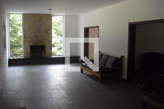 Sala de casa para alugar com 7 quartos, 10m² em Praia da Lagoa, São Paulo