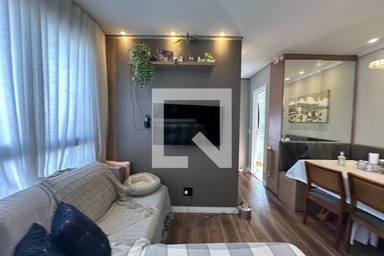 Sala de apartamento para alugar com 1 quarto, 50m² em Jardim Tupanci, Barueri