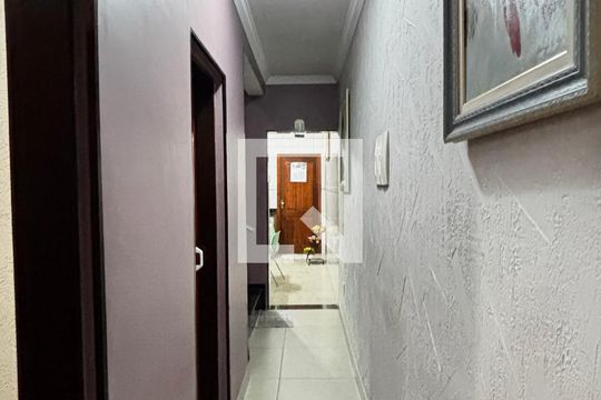 Corredor de casa à venda com 4 quartos, 180m² em Vila Guarani, Santo André