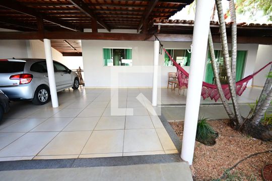 Casa à venda com 4 quartos, 416m² em Vila Anchieta, Goiânia