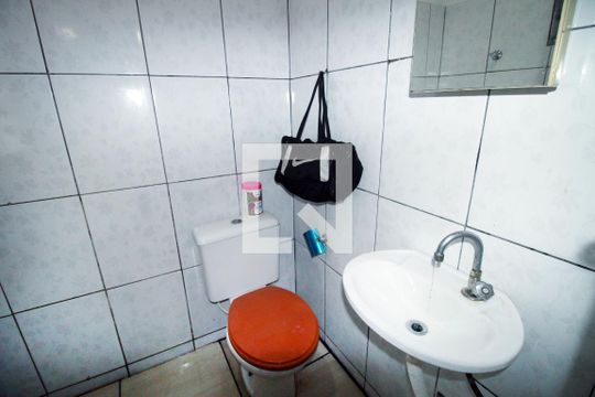 Banheiro de casa para alugar com 1 quarto, 32m² em Penha Circular, Rio de Janeiro
