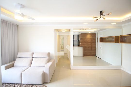Sala de apartamento para alugar com 2 quartos, 65m² em Passo D’areia, Porto Alegre