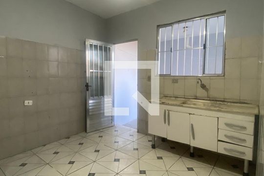Cozinha de casa para alugar com 1 quarto, 300m² em Santo Antônio, Osasco
