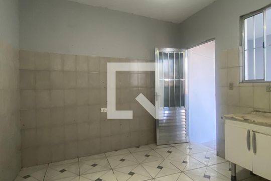 Cozinha de casa para alugar com 1 quarto, 300m² em Santo Antônio, Osasco