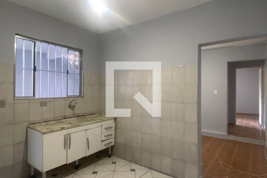 Cozinha de casa para alugar com 1 quarto, 300m² em Santo Antônio, Osasco