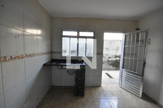 Cozinha de casa para alugar com 1 quarto, 45m² em Vila Gustavo, São Paulo