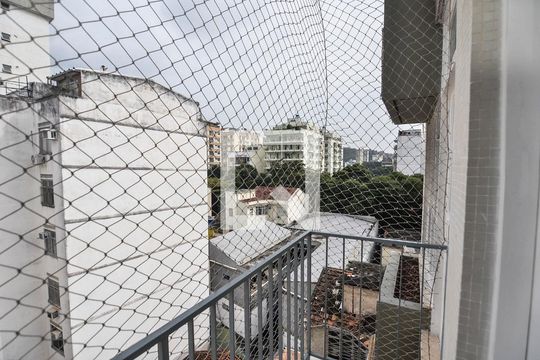 Sala de apartamento para alugar com 3 quartos, 98m² em Grajaú, Rio de Janeiro