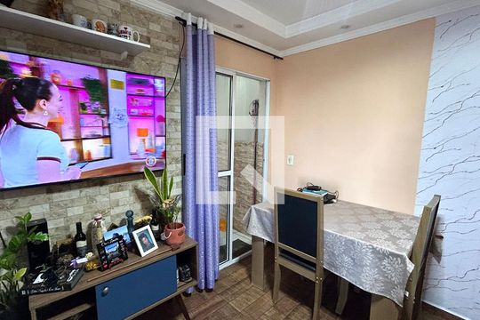 Sala de apartamento para alugar com 2 quartos, 48m² em Jardim do Triunfo, Guarulhos