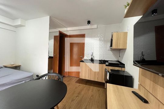 Sala/Cozinha de kitnet/studio para alugar com 1 quarto, 25m² em São Mateus, Juiz de Fora