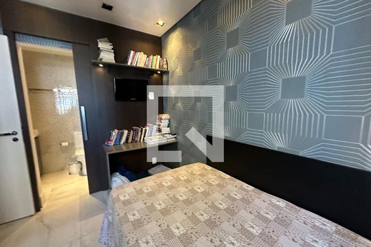 Suíte 1 de apartamento para alugar com 2 quartos, 84m² em Alphaville Industrial, Barueri