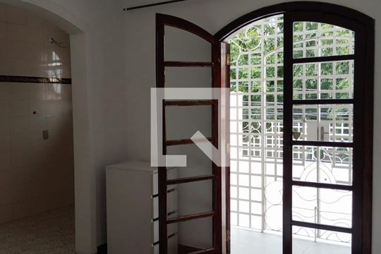Quarto de casa à venda com 2 quartos, 125m² em Jardim Ana Maria, Santo André