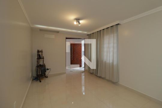 Sala de casa para alugar com 3 quartos, 163m² em Liberdade, São Paulo