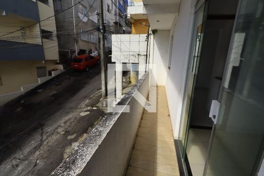 Varanda da sala de casa para alugar com 2 quartos, 59m² em Cabula Vi, Salvador