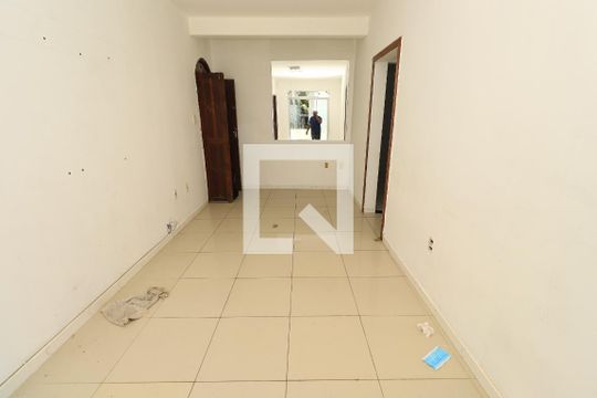 Sala de casa para alugar com 2 quartos, 59m² em Cabula Vi, Salvador