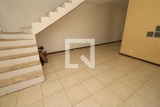 Casa para alugar com 3 quartos, 120m² em Praia do Flamengo, Salvador