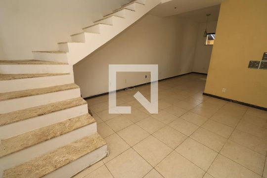 Casa para alugar com 3 quartos, 120m² em Praia do Flamengo, Salvador