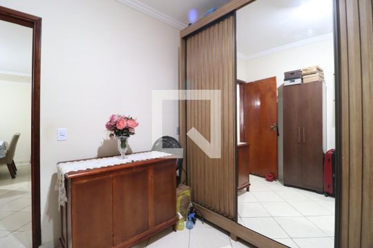 Quarto 2 de casa para alugar com 4 quartos, 243m² em Marta Helena, Uberlândia