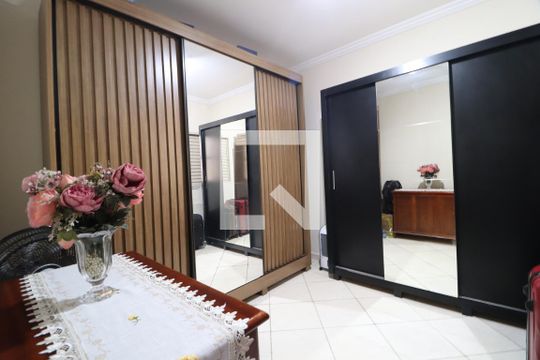Quarto 2 de casa para alugar com 4 quartos, 243m² em Marta Helena, Uberlândia
