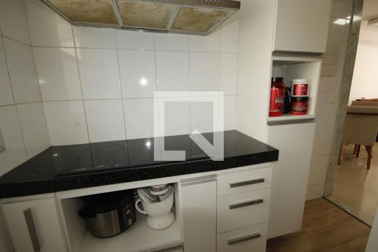 Cozinha de apartamento à venda com 3 quartos, 77m² em Grajaú, Belo Horizonte