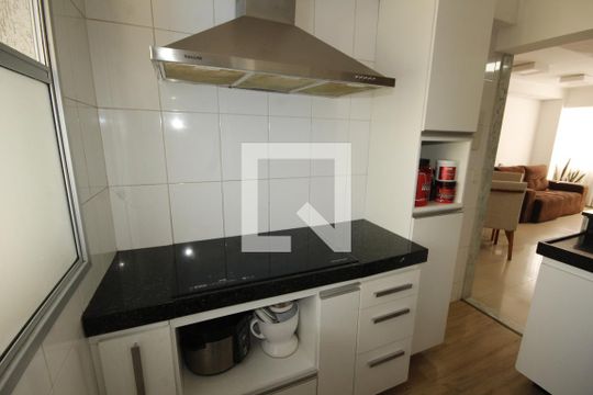 Cozinha de apartamento à venda com 3 quartos, 77m² em Grajaú, Belo Horizonte