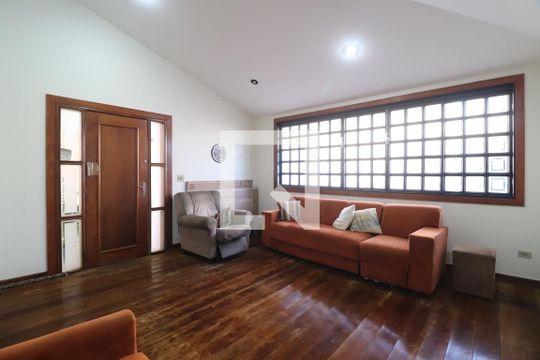 Sala de casa para alugar com 4 quartos, 115m² em Vigilato Pereira, Uberlândia