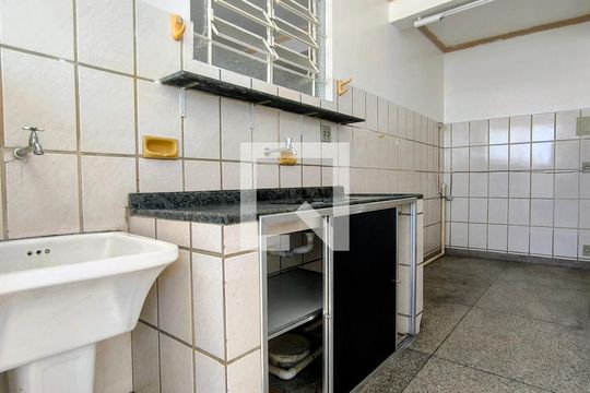 Apartamento para alugar com 2 quartos, 120m² em Floresta, Belo Horizonte