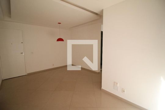 Sala de apartamento para alugar com 2 quartos, 50m² em Taquara, Rio de Janeiro