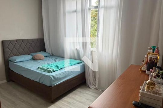 Quarto de apartamento para alugar com 3 quartos, 68m² em Vila Valqueire, Rio de Janeiro