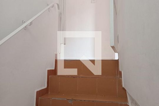 Escada de casa à venda com 4 quartos, 200m² em Rio Pequeno, São Paulo