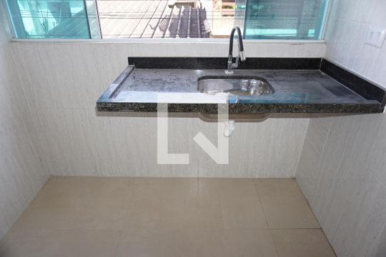 Sala/Cozinha de apartamento para alugar com 1 quarto, 40m² em Jardim Castilho, Embu das Artes
