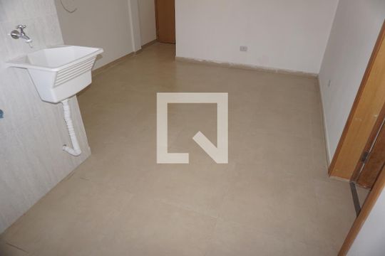 Sala/Cozinha de apartamento para alugar com 1 quarto, 40m² em Jardim Castilho, Embu das Artes