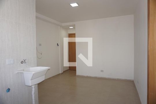 Sala/Cozinha de apartamento para alugar com 1 quarto, 40m² em Jardim Castilho, Embu das Artes