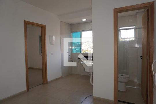 Sala/Cozinha de apartamento para alugar com 1 quarto, 40m² em Jardim Castilho, Embu das Artes
