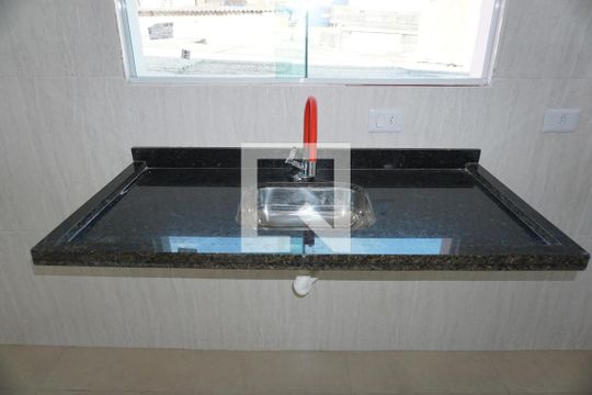 Sala/Cozinha de apartamento para alugar com 1 quarto, 40m² em Jardim Castilho, Embu das Artes