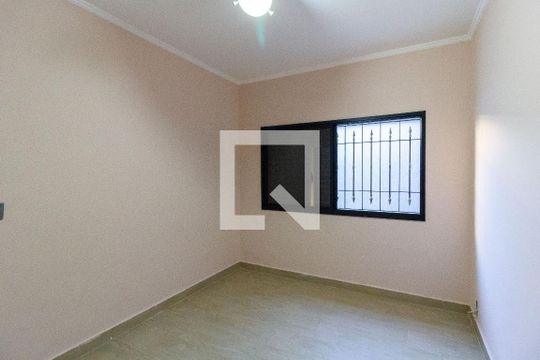 Quarto 1 de casa à venda com 3 quartos, 240m² em Jardim Cocaia, Guarulhos