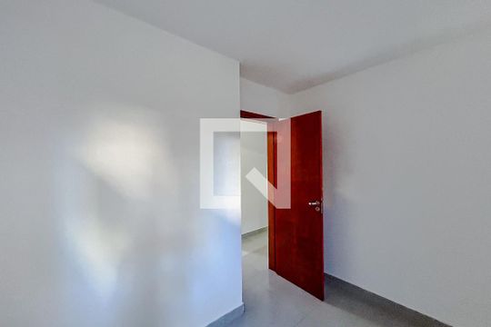 Quarto 1 de apartamento para alugar com 2 quartos, 40m² em Parque São Jorge, São Paulo