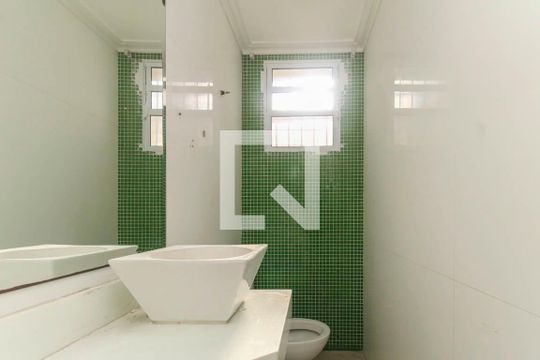 Casa à venda com 2 quartos, 117m² em Vila Antonieta, São Paulo