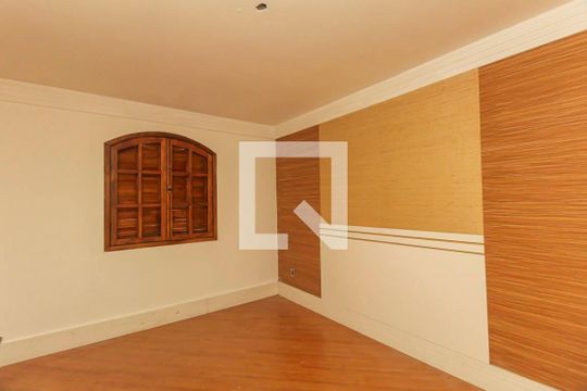 Casa à venda com 2 quartos, 117m² em Vila Antonieta, São Paulo