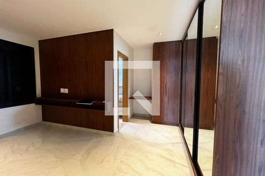 Apartamento à venda com 2 quartos, 79m² em Setor Marista, Goiânia