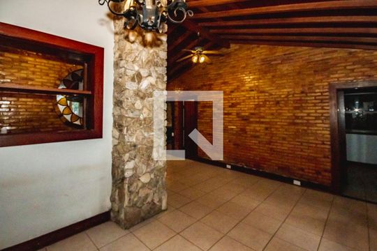 Casa para alugar com 4 quartos, 403m² em Pampulha, Belo Horizonte