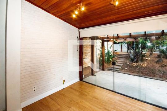 Casa para alugar com 4 quartos, 403m² em Pampulha, Belo Horizonte