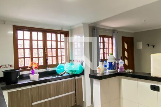 Cozinha de casa para alugar com 2 quartos, 80m² em Vila Buenos Aires, São Paulo