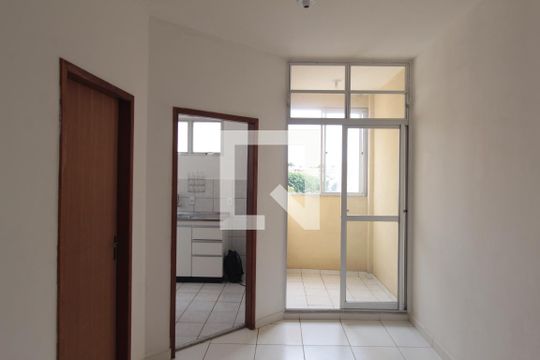 Sala de apartamento para alugar com 3 quartos, 49m² em Jardim Guanabara, Belo Horizonte