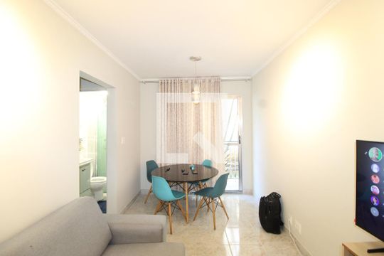Sala de apartamento à venda com 2 quartos, 47m² em Vila Carmosina, São Paulo