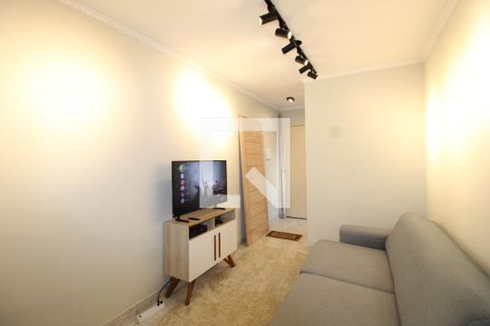 Sala de apartamento à venda com 2 quartos, 47m² em Vila Carmosina, São Paulo