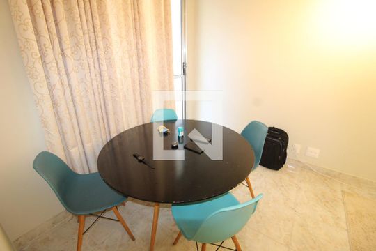 Sala de apartamento à venda com 2 quartos, 47m² em Vila Carmosina, São Paulo