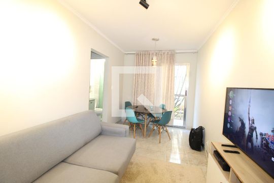 Apartamento à venda com 2 quartos, 47m² em Vila Carmosina, São Paulo