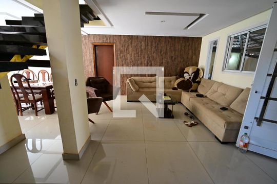 Casa à venda com 3 quartos, 200m² em Residencial Porto Seguro, Goiânia