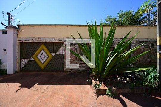 Casa à venda com 3 quartos, 200m² em Residencial Porto Seguro, Goiânia